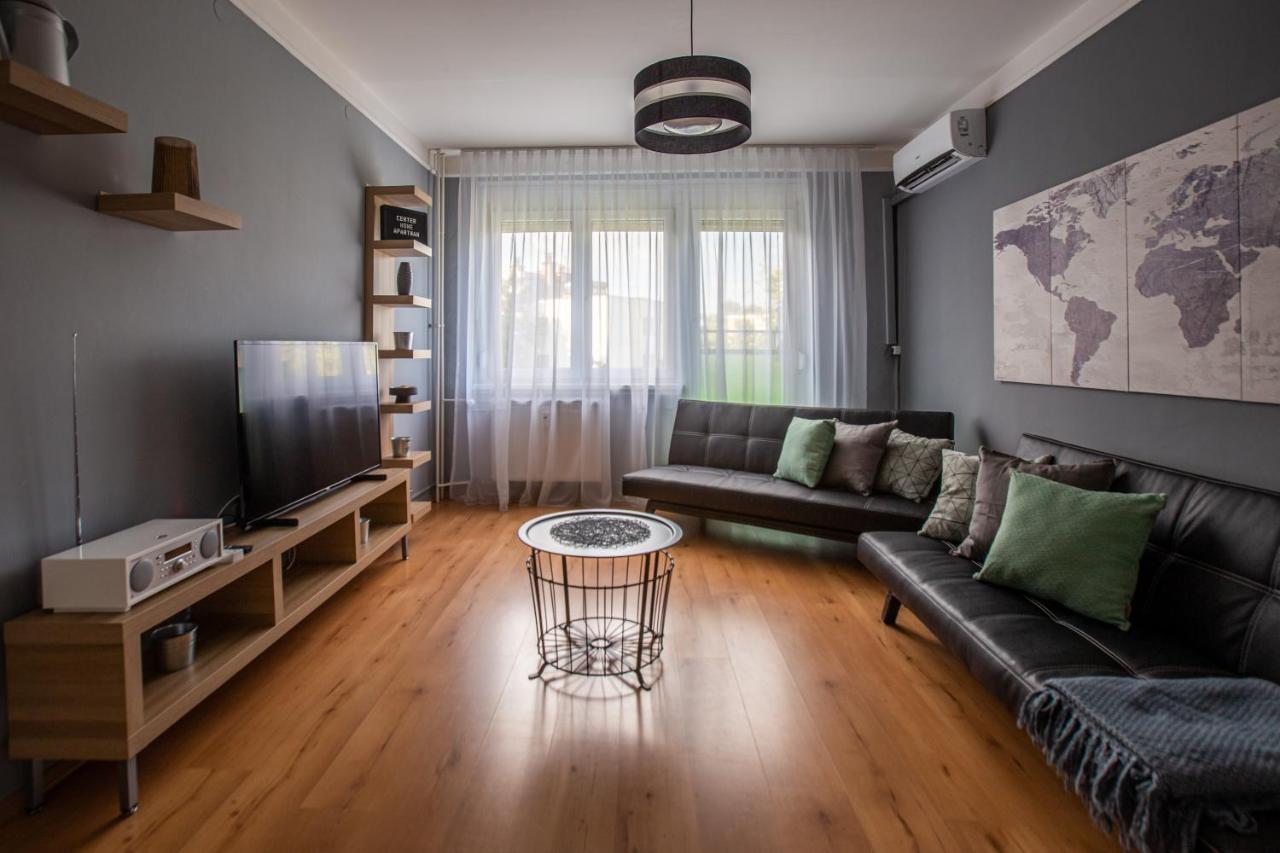 Center Home Apartman Oroshaza Luaran gambar
